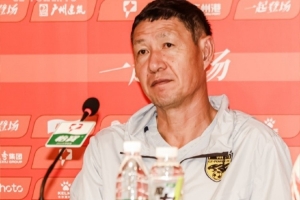 黎兵：一周三賽很疲勞但這就是足球 明天主場用好的表現(xiàn)獻(xiàn)給大家