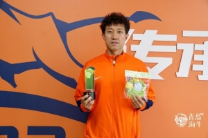 2025賽季青島海牛2-3月最佳球員：宋龍