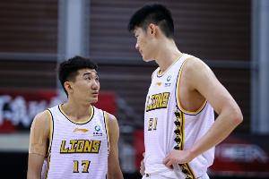 ??兩位核心齊劃水！孫銘徽&胡金秋合計只打35分鐘拿9分