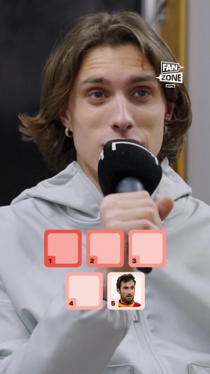 卡拉菲奧里列兒時足球偶像：梅西、托蒂、卡卡、德羅西、武齊尼奇