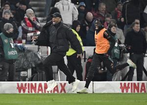 拜仁提前兩輪獲本賽季德甲冠軍，孔帕尼獲教練生涯頂級賽事首冠