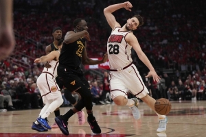 徐靜雨：火箭刀耕火種的原始人籃球 無法戰(zhàn)勝勇士航空母艦的射程