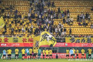 沖超卡位戰(zhàn)，廣州豹vs銅梁龍，越秀山會(huì)涌進(jìn)更多球迷嗎？