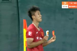 張志雄談?wù)故緩V州隊(duì)護(hù)腿板：從小在廣州長(zhǎng)大，亞洲杯時(shí)就想展示了