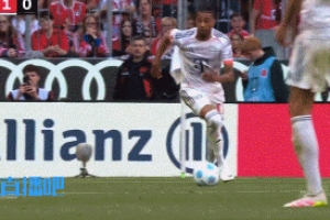 這球算你進(jìn)的??奧利塞射門造凱恩進(jìn)球，穆勒手指凱恩摸了摸頭