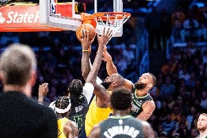 西部各隊首輪出局的教訓：湖人缺體型 火箭缺組織 小卡已下滑