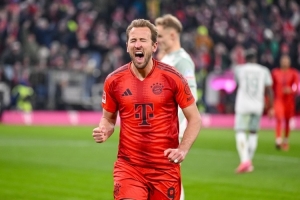 拜仁舊將：凱恩更平易近人而萊萬(wàn)有點(diǎn)傲慢，凱恩還會(huì)繼續(xù)奪冠的