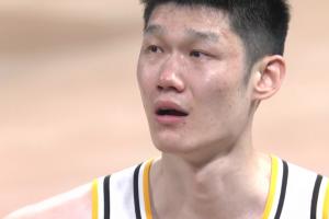 十年磨一劍???胡金秋征戰(zhàn)聯(lián)盟九載獲得首冠！淚水沾濕眼眶！