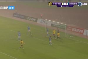 廣州豹夢(mèng)幻開(kāi)局！開(kāi)場(chǎng)6分鐘，夏達(dá)龍大雨中頭球攻破新鵬城球門(mén)