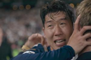 怎能不動(dòng)情！孫興慜賽后動(dòng)情痛哭，10年熱刺生涯首次奪冠