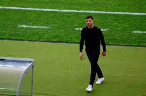 記者：皇馬計(jì)劃本周日官宣阿隆索出任主帥，下周一亮相