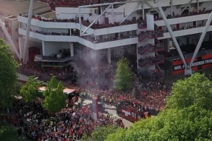 勒沃庫(kù)森曬視頻告別阿隆索：他來(lái)，他見(jiàn)，他征服