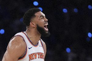 唐斯季后賽第四節(jié)單節(jié)砍20分8籃板 歷史第二人&比肩諾維茨基