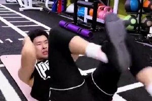 鄒陽曬訓(xùn)練視頻：肌肉的疼痛感才是運動員放心玩的慰藉