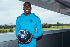 羅馬諾：伊鎮(zhèn)、里爾有意20歲前鋒穆巴馬，曼城估值1000萬鎊