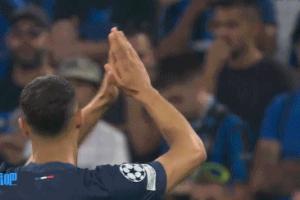 有情有義??阿什拉夫進(jìn)球不慶祝&雙手合十致歉 國(guó)米球迷鼓掌回應(yīng)