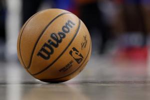 聽說今年NBA休賽期會(huì)很熱鬧 你最期待什么樣的交易或簽約的發(fā)生？