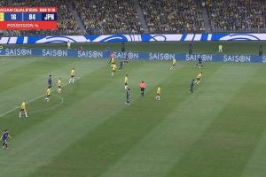 開場10分鐘，日本控球高達(dá)84%傳球成功率91%，澳大利亞僅25腳傳球