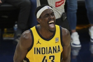 依然穩(wěn)定！西亞卡姆15中7得19分10板3助1帽 得分已是全隊最高