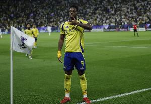 暴脾氣??多位媒體人：杜蘭大鬧國家隊更衣室 揪主帥衣領J羅倒地