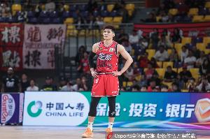 NBL—CBA—國(guó)家隊(duì)！廣州新秀球員李祥波一年之內(nèi)實(shí)現(xiàn)了三級(jí)跳
