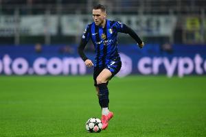 慢鏡頭：澤林斯基在波蘭國(guó)家隊(duì)小腿出現(xiàn)問題，國(guó)米將對(duì)傷勢(shì)進(jìn)行評(píng)