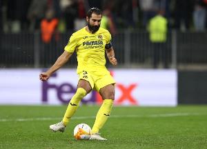 阿爾比奧爾：C羅想打進1000個球，而我想?yún)⒓?000場正式比賽