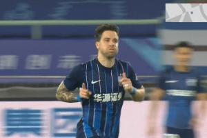 再下一城！牟鵬飛解圍失誤，紹爾頭球破門，三鎮(zhèn)2-0海牛