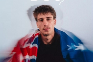 官方：美因茨簽下21歲澳大利亞國(guó)腳凱西-博斯，雙方簽約至2029年