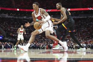 記者：火箭報價KD主體是格林+10號簽 太陽可能也想要小賈+謝潑德