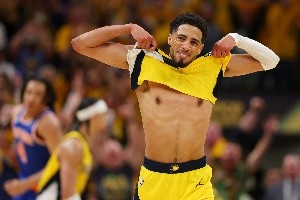 總決賽出戰(zhàn)30+分鐘5+出手鐵神榜??1人生死戰(zhàn)14連鐵 神射竟排第2