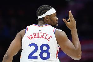 Stein：76人繼續(xù)以三巨頭沖冠 優(yōu)先續(xù)約格萊姆斯&很難留亞布塞萊