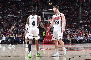 名記：火箭換KD愿出格林&換字母愿出申京 他們覺得申京&字母不搭