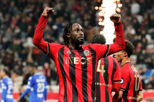 英媒：熱刺有意尼斯前鋒蓋桑，費(fèi)內(nèi)巴切已報價&球員和穆帥有會面