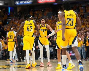 西亞卡姆：我愛我們球隊的一切 打快打團隊籃球 我知道我能幫上忙