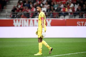 隊(duì)報：朗斯尋找門將，與蘭斯就迪烏夫轉(zhuǎn)會進(jìn)行談判