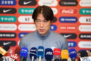 媒體人：日韓都不愁巧婦難為無(wú)米炊，可國(guó)足50人大名單是伊萬(wàn)圈的