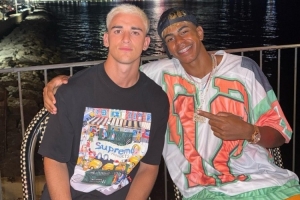 哥倆好！加維社媒曬與亞馬爾合照，內(nèi)馬爾留言：天才??