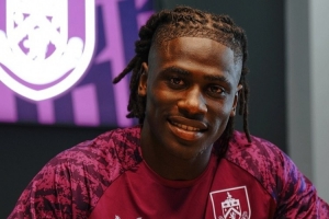 官方：伯恩利簽下21歲拉齊奧邊鋒查奧納 據(jù)悉轉(zhuǎn)會費1200萬鎊