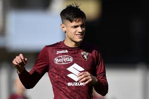 記者：總價(jià)2500萬(wàn)歐元，薩穆埃萊-里奇今日抵達(dá)米蘭&明日體檢簽約