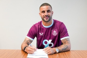 球迷不解沃克去伯恩利：不至于墜落這么大吧！他是英超史一右