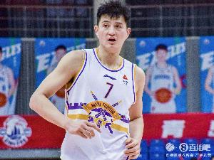 上賽季場均1.4分1.7板 媒體人：俞長棟新賽季將簽約寧波男籃