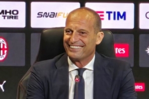 記者：阿萊格里的發(fā)布會(huì)伊布缺席&塔雷到場(chǎng) 這是兩個(gè)劃時(shí)代的改變