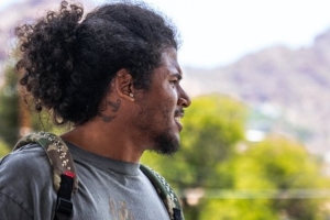 全新的開始！太陽官方曬新援杰倫-格林抵達球隊照片