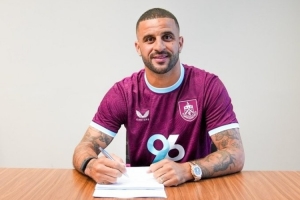 伯恩利主帥：沃克絕對(duì)喜歡我們這里的挑戰(zhàn)，他的成就是非凡的