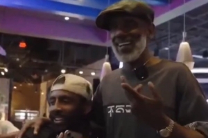 勒布朗對你而言是父親的形象？歐文：我只有一個父親 瘋狂的問題