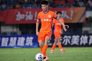 泰山B隊(duì)球員：韓鵬上調(diào)一線隊(duì)我們很不舍 我們要爭(zhēng)取早日去一線隊(duì)