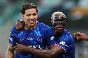 2.4億頂級(jí)雙中場(chǎng)！24歲恩佐+23歲凱塞多攻防結(jié)合，制霸中場(chǎng)斬巴黎