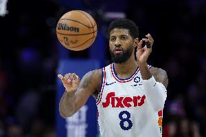 離譜???♂?喬治休賽期訓(xùn)練受傷！左膝已接受關(guān)節(jié)鏡手術(shù)