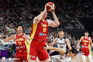 ??小孩欺負(fù)大人！張子宇8中8超高效砍18分4板 下半場(chǎng)首發(fā)改戰(zhàn)局